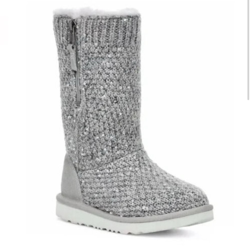 Never Worn UGG Sparkly Gray Knit Treadlite Boots